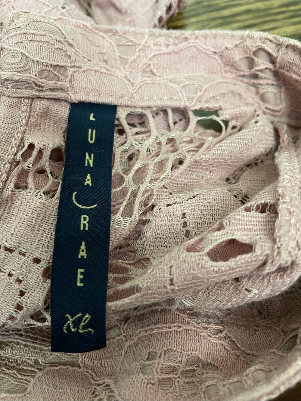 Women’s XL, Romantic Dusty Rose Lace Mock Neck Blouse. - Picture 4 of 4